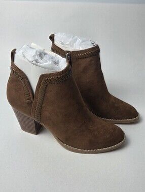 DV8 Jace Brown Faux Suede Ankle Booties Block Heel Size 7.5